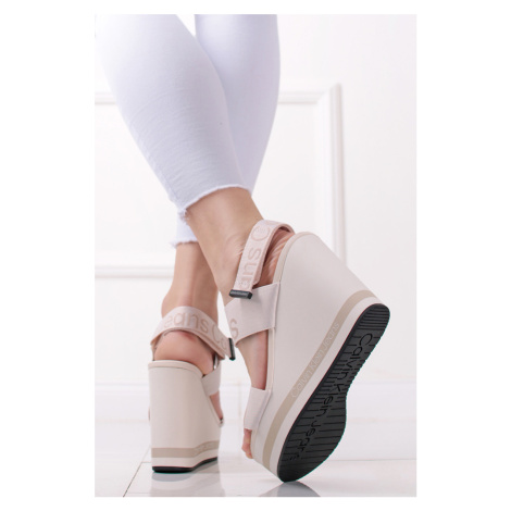 Smotanové platformové sandále Recycled Logo Jacquard Wedge Sandals Calvin Klein
