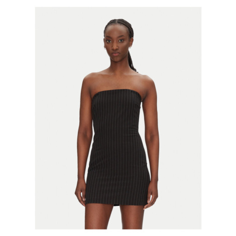 Patrizia Pepe Koktejlové šaty 8A1342/A457-F1OO Čierna Slim Fit