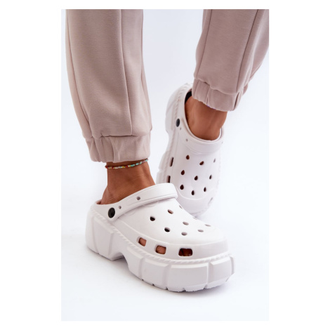 Women's foam slippers with a solid sole white Witima