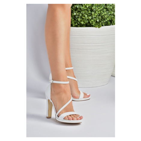 Fox Shoes White Women's Thick Heeled Shoes