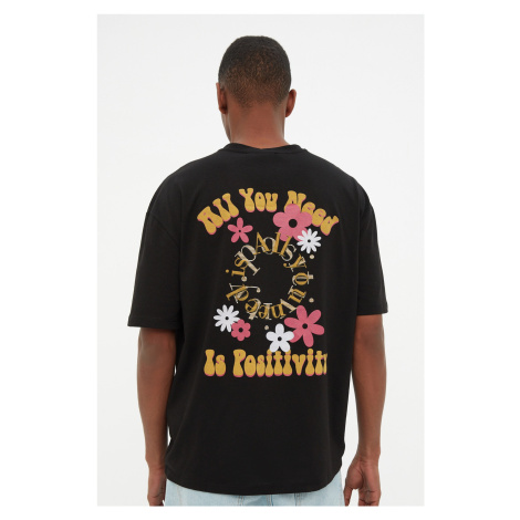 Trendyol Black pánsky uvoľnený/pohodlný strih tričko so 100% bavlnou Crew Neck s kvetinovou potl
