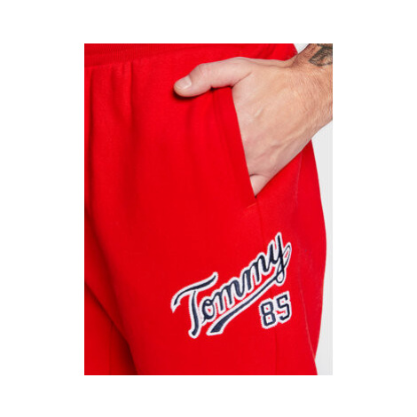 Tommy Jeans Teplákové nohavice College DM0DM15807 Červená Relaxed Fit Tommy Hilfiger
