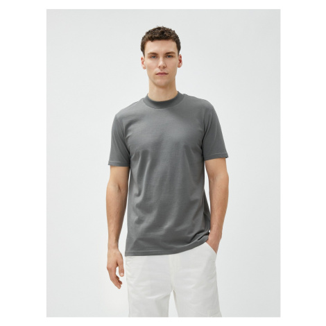 Koton Basic tričko s výstrihom posádky Slim Fit bavlna s krátkym rukávom