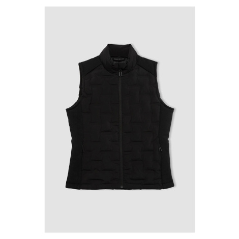 DEFACTO Fit Water Repellent Slim Fit Sports Vest