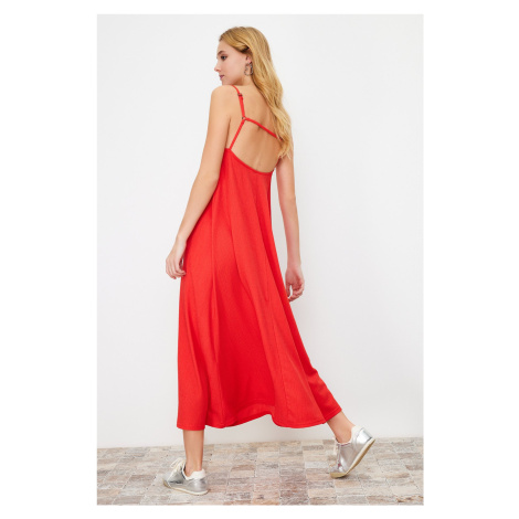 Trendyol Červené šaty s hranatým výstrihom v línii A z egrešovej/textúrovanej pleteniny Maxi šat