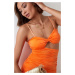 Oranžové krátke šaty na ramienka 22616