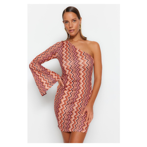 Trendyol geometrický vzorovaný vypasované mini pletené plážové šaty na jedno rameno