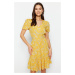 Trendyol žltý pás otvorený mini kvetinový vzorovaný tkaný šaty