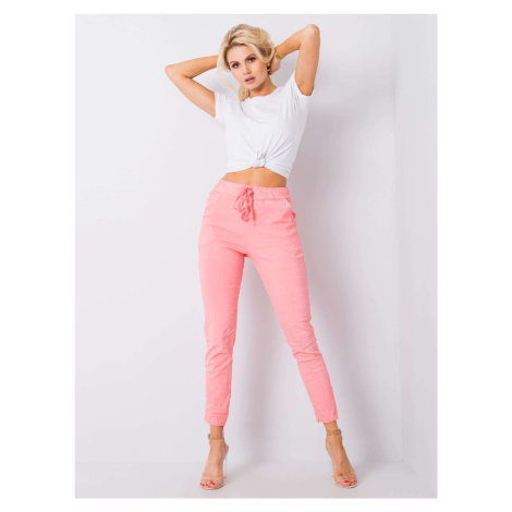 Lightweight coral trousers made of Marisa fabric