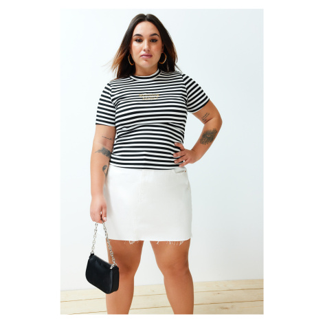 Trendyol Curve Black-White Striped Knitted T-shirt with Embroidery Detail