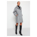 Trendyol Grey oversize široký strih dlhý prešívaný kabát