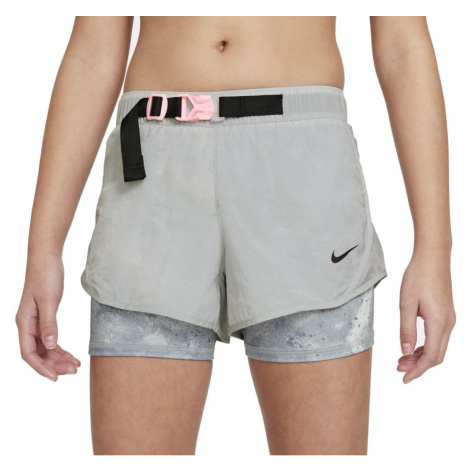 Dievčenské športové kraťasy a šortky Nike