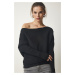 Happiness İstanbul Women's Black Asymmetric Collar Ribbed Sweater