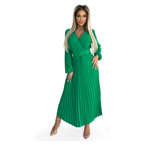 Pleated midi dress with a neckline, long sleeves and a wide Numoco belt