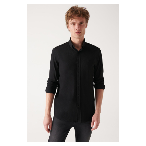 Avva Men's Black Searsucker Buttoned Collar Comfort Fit Comfy Cut Shirt