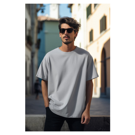 Trendyol Grey Pánske basic 100% bavlnené crew krk oversized/široký strih, tričko s krátkym rukáv