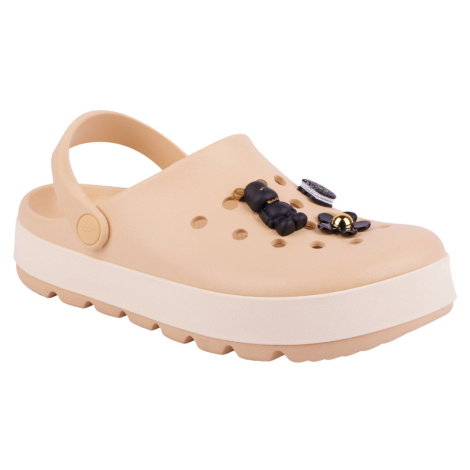 Dámske šľapky a žabky Coqui