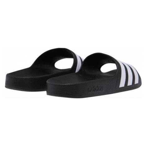 Chlapčenské šľapky a žabky Adidas