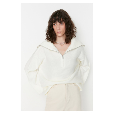Trendyol Wide Fit Ecru, sveter z mäkkého textúrovaného základného úpletu