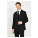 ALTINYILDIZ CLASSICS Men's Black Slim Fit Slim Fit Dovetail Collar Patterned Suit.