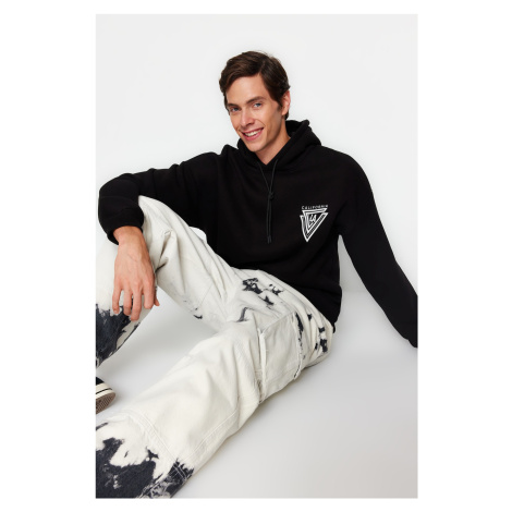 Trendyol Black Oversize/Wide-Fit Fluffy Printed Cotton Fleece Inside Sweatshirt