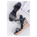 Tmavomodré kožené platformové sandále Seasonal Webbing Wedge