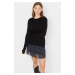 Čierny vlnený pletený sveter s detailmi od značky Trendyol