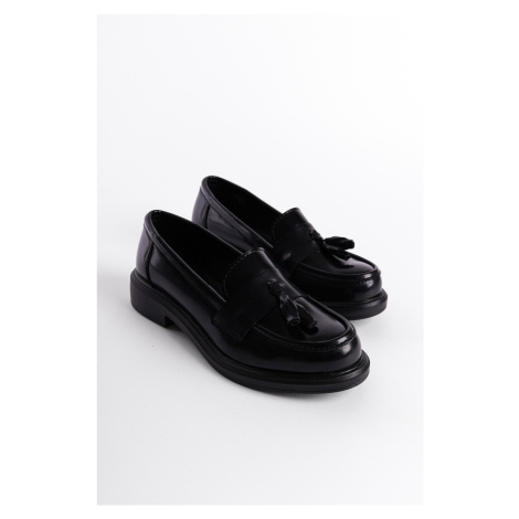 Capone Outfitters Women's Tasseled Loafer