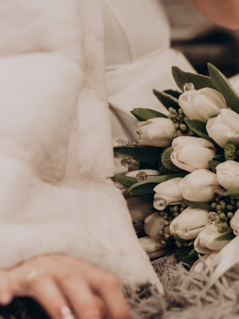 Biele boho šaty: ideálny výber na prírodnú svadbu