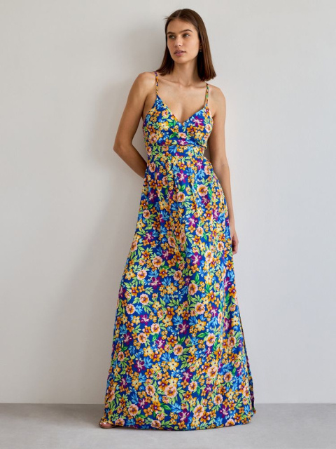 Ako kombinovať letné kvetované šaty?