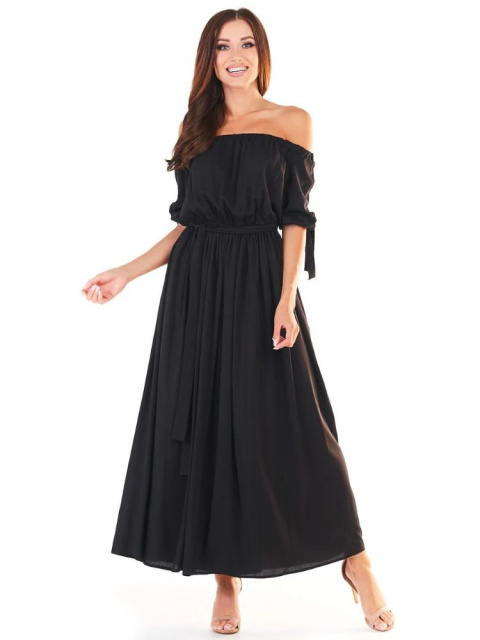 Čierne dlhé šaty bez ramienok – univerzálny kúsok