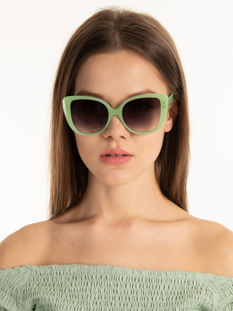 Farebné dámske slnečné okuliare