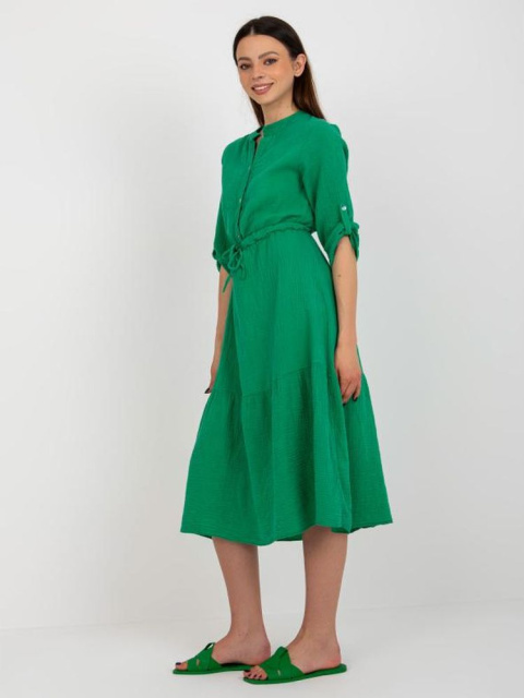 Zelené mušelínové šaty: letná elegancia a pohodlie v jednom módnom kúsku