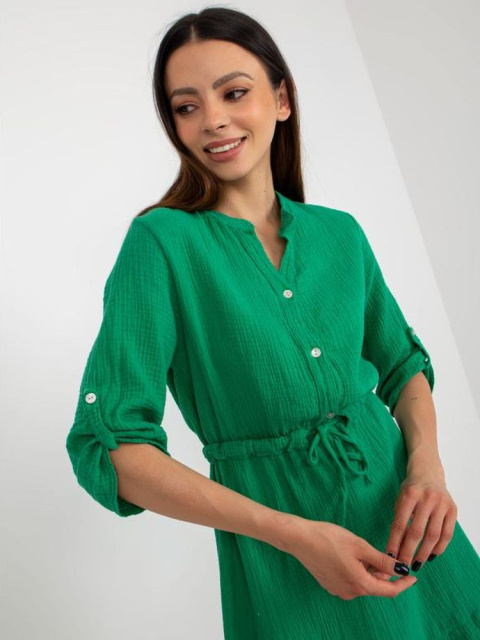 Zelené mušelínové šaty: letná elegancia a pohodlie v jednom módnom kúsku