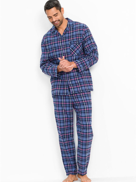 Pánske kockované flanelové pyžamo musíte mať